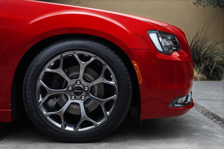 Колеса Chrysler 300S Sport Appearance Package (LX2) 2016 года  (фото 5 из 27)